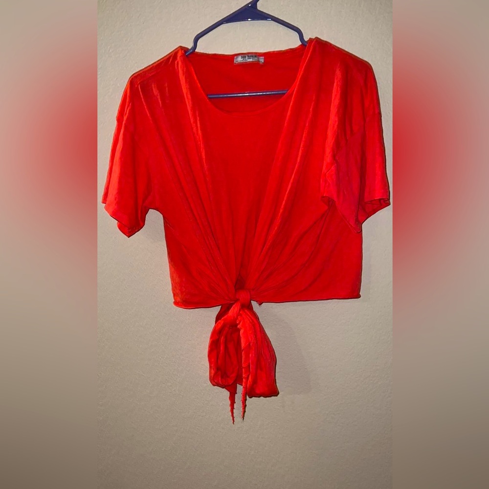 Zara crop tie top in peach/ red color